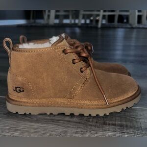 Women’s Neumel Classic UGG boots. Size 6